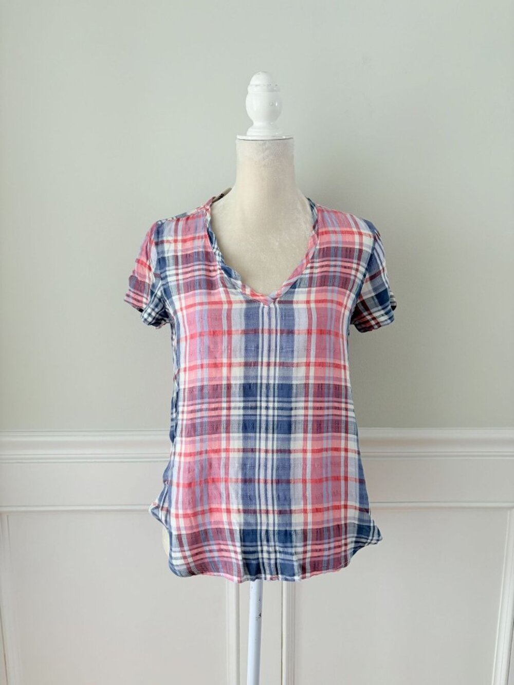 Cloth & Stone XS Plaid V-Neck Short Sleeve Top Red & Blue